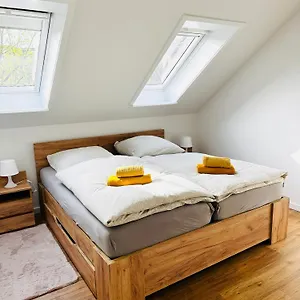 Etagen-wohnung Nahe Flughafen Hamburg Apartment